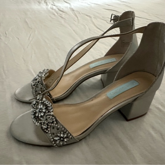 Betsey Johnson Metallic Silver Block Heels - Picture 3 of 5